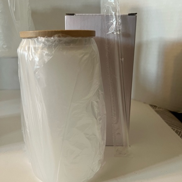 Set of 6 frosted sublimation glass cups with bamboo lids!!! - Picture 4 of 6